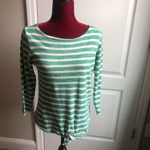 Old Navy Knot Front T Shirt 3/4 Sleeve Women’s XS Green White Stripe Cute EUC!